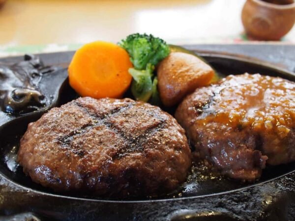 ふっくらジューシーなハンバーグプレート